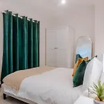 Apartment Duplex - *