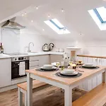 Apartament Duplex - *